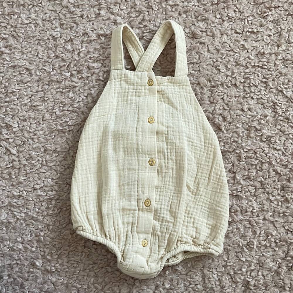 Baby clothes size 6-9m